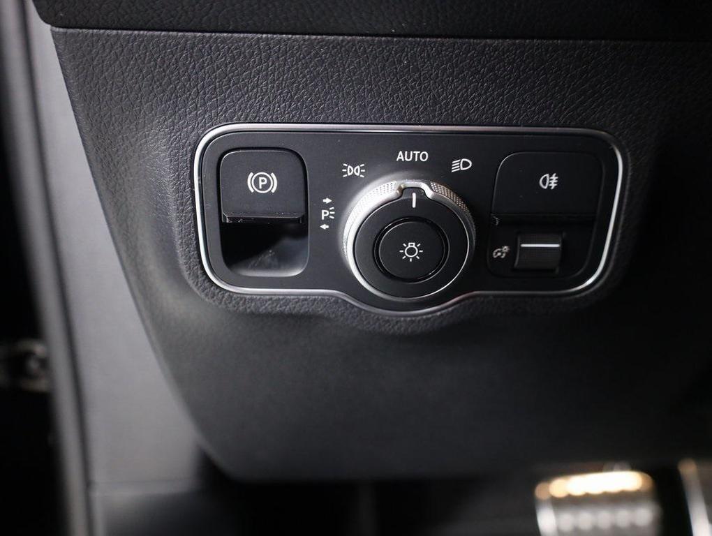 used 2025 Mercedes-Benz GLB 250 car, priced at $43,790