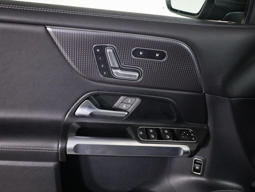 used 2022 Mercedes-Benz GLB 250 car, priced at $31,983