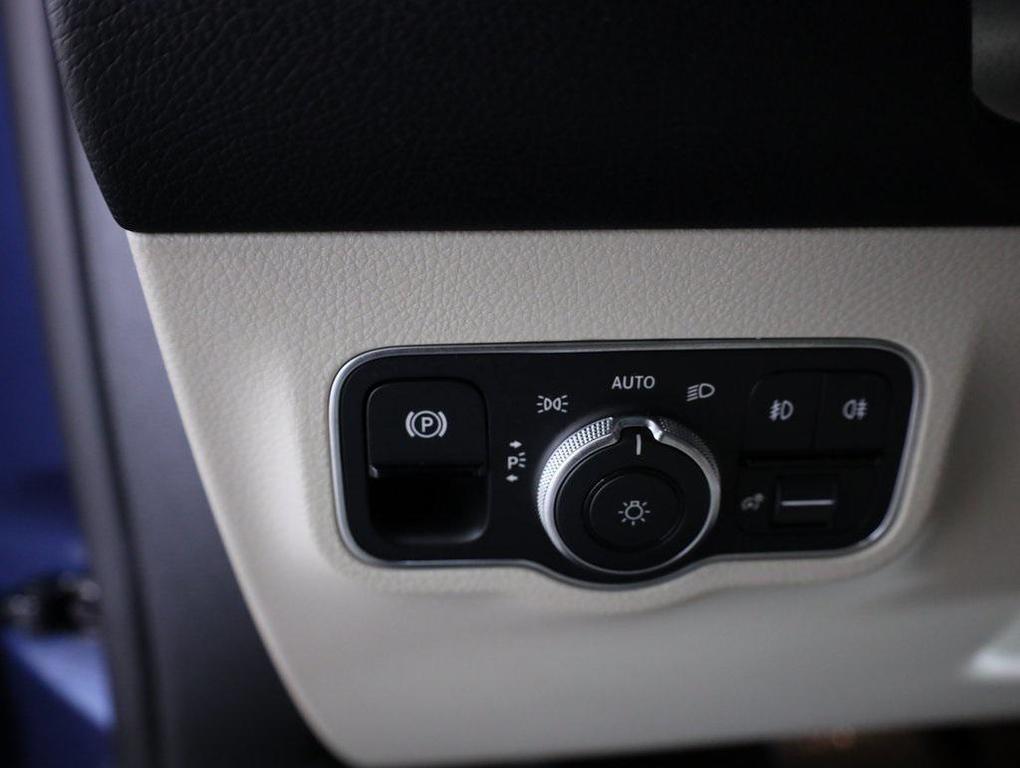 used 2023 Mercedes-Benz GLB 250 car, priced at $36,998