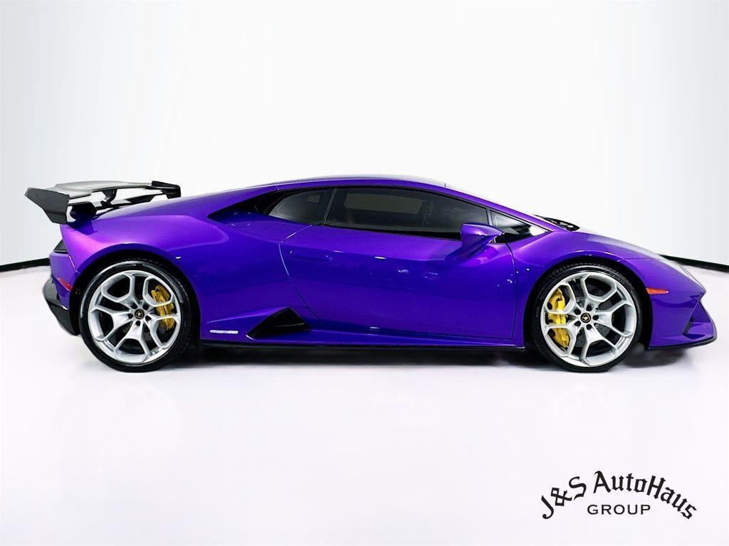 used 2022 Lamborghini Huracan EVO car, priced at $304,995