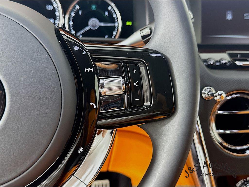 used 2022 Rolls-Royce Cullinan car, priced at $286,995