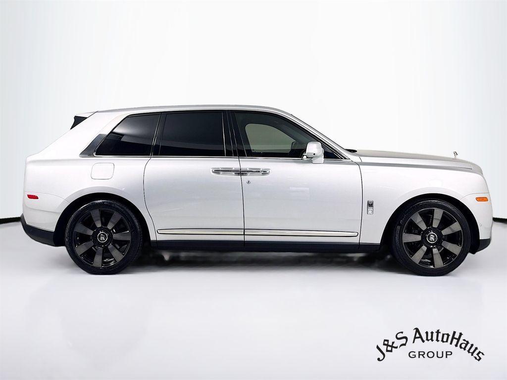 used 2022 Rolls-Royce Cullinan car, priced at $286,995