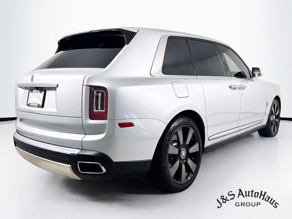 used 2022 Rolls-Royce Cullinan car, priced at $286,995