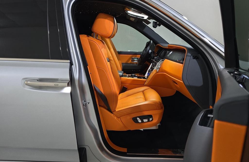 used 2022 Rolls-Royce Cullinan car, priced at $289,995