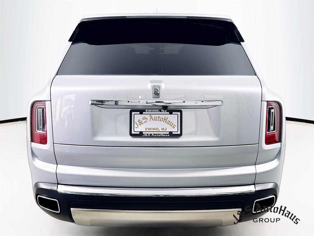 used 2022 Rolls-Royce Cullinan car, priced at $286,995