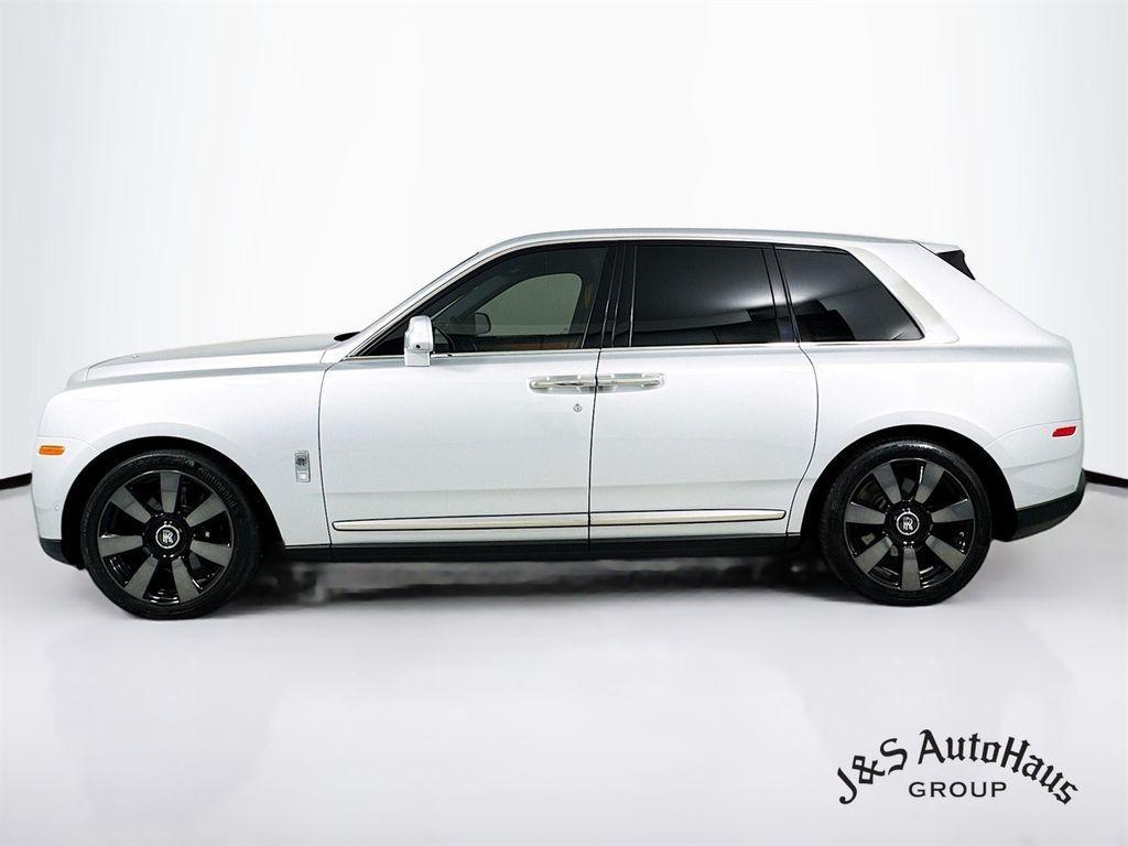 used 2022 Rolls-Royce Cullinan car, priced at $286,995
