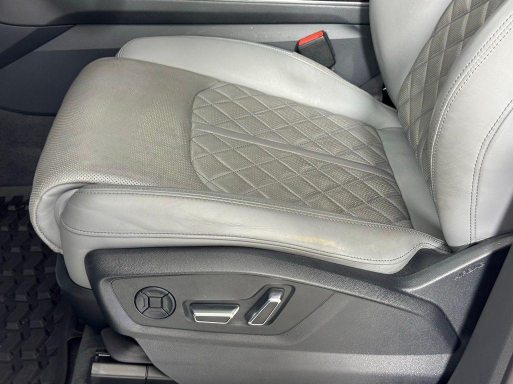 used 2020 Audi SQ7 car, priced at $51,995