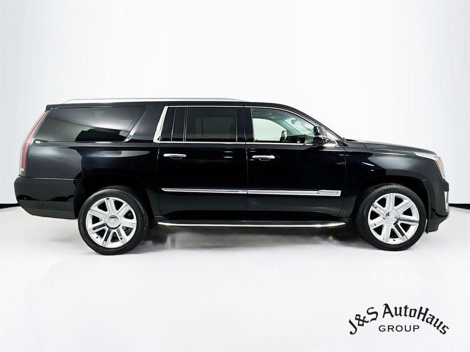 used 2020 Cadillac Escalade ESV car, priced at $33,995