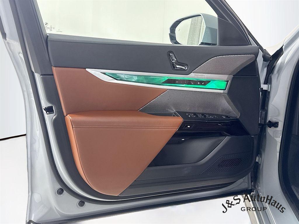 used 2023 BMW 760 car, priced at $79,995