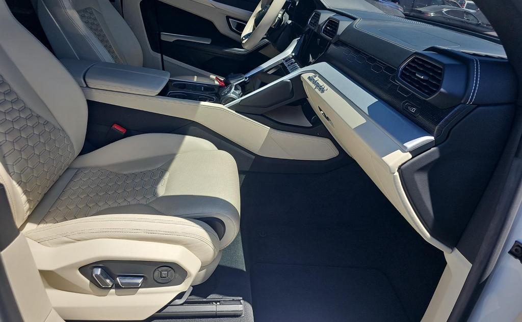 used 2020 Lamborghini Urus car, priced at $171,995