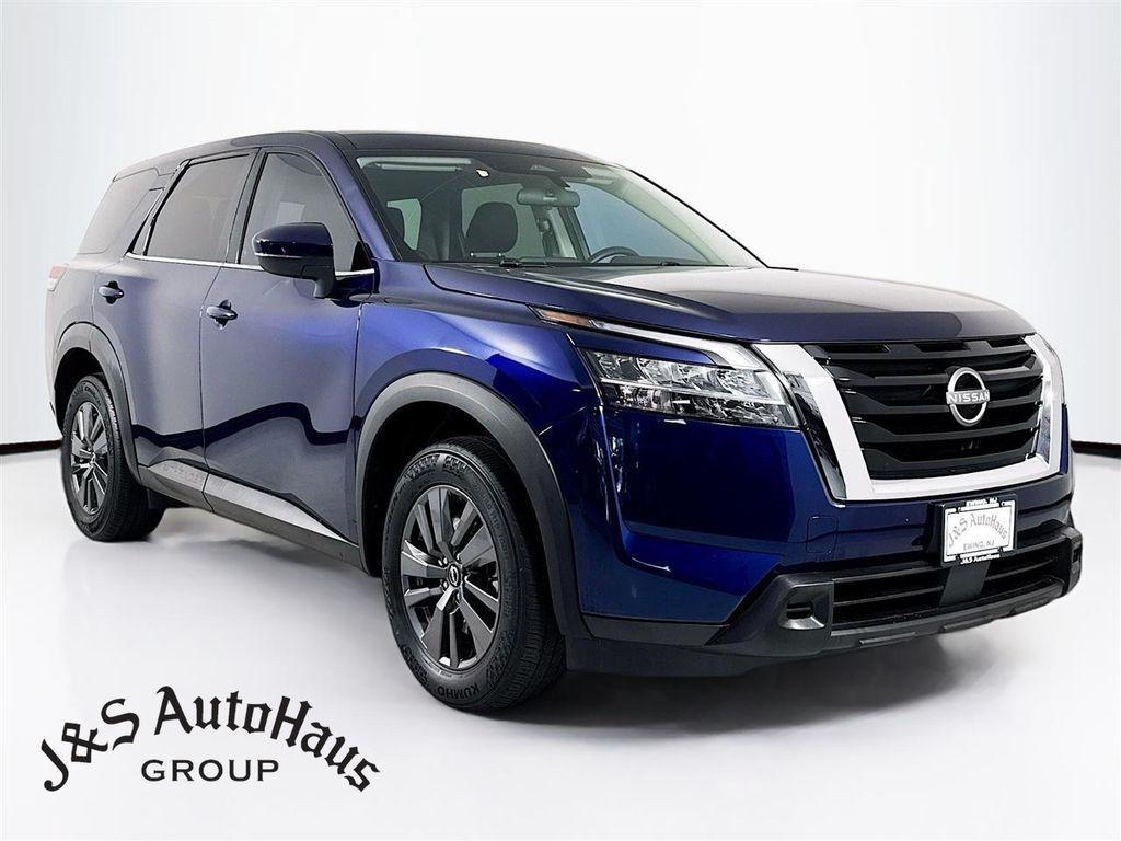 used 2022 Nissan Pathfinder car, priced at $25,995