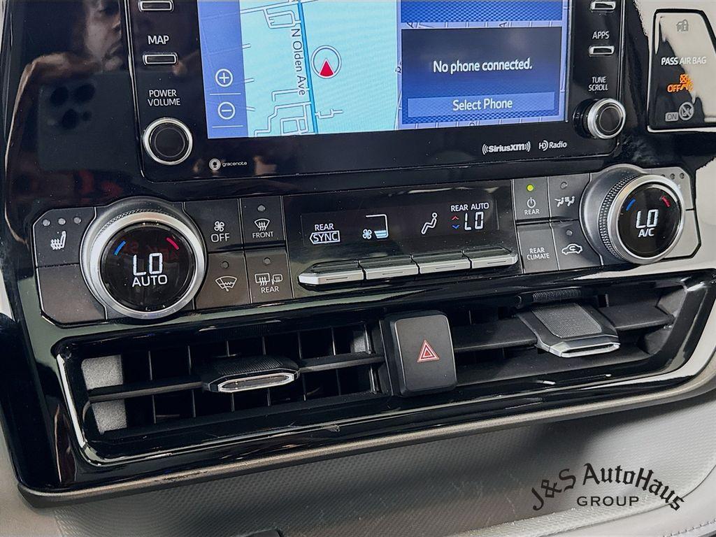 used 2021 Toyota Highlander car, priced at $33,295