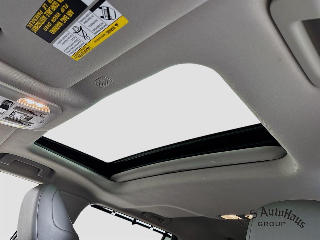 used 2021 Toyota Highlander car, priced at $33,295