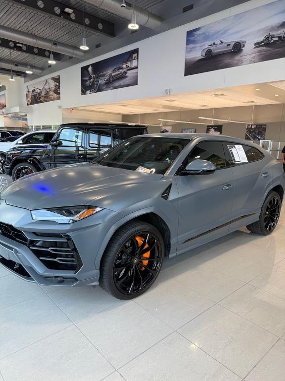 used 2022 Lamborghini Urus car, priced at $217,995