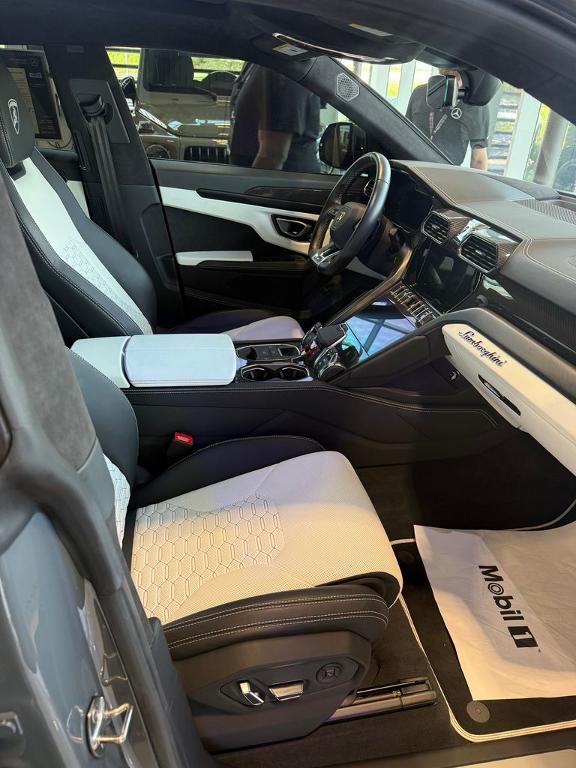 used 2022 Lamborghini Urus car, priced at $217,995