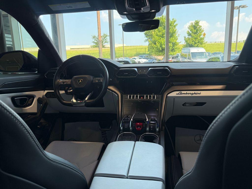 used 2022 Lamborghini Urus car, priced at $217,995