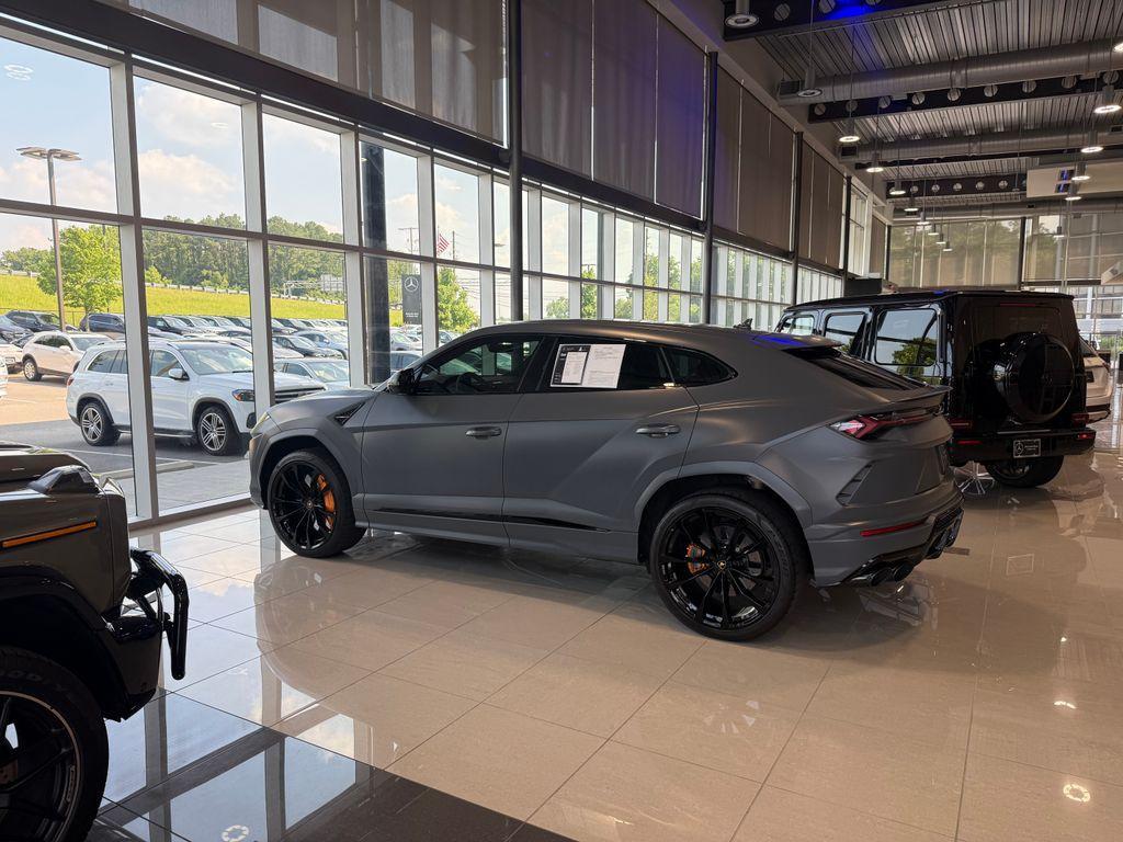 used 2022 Lamborghini Urus car, priced at $217,995