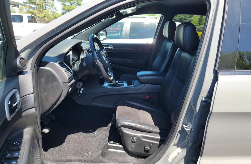 used 2021 Jeep Grand Cherokee car, priced at $30,995