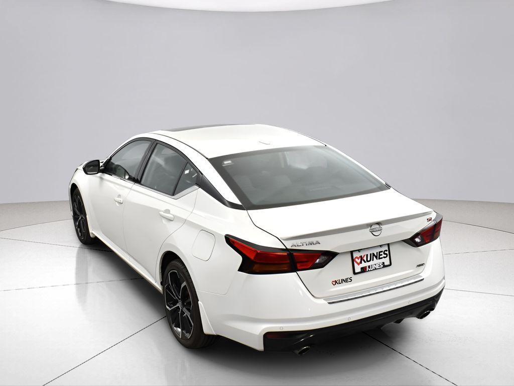 used 2023 Nissan Altima car, priced at $23,054