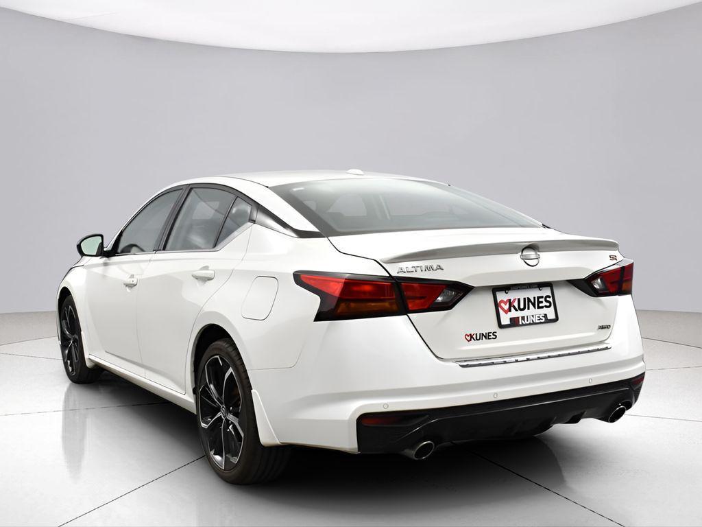 used 2023 Nissan Altima car, priced at $23,054