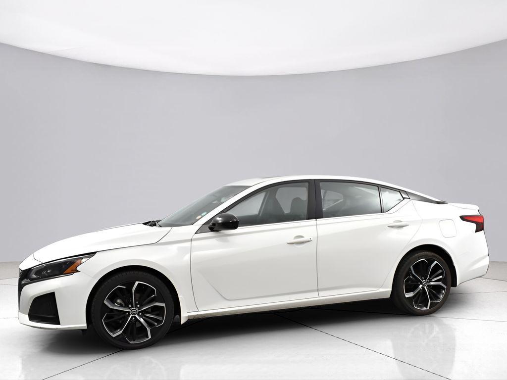 used 2023 Nissan Altima car, priced at $23,054