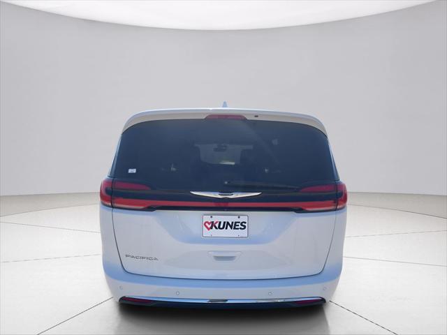 used 2022 Chrysler Pacifica car, priced at $20,294