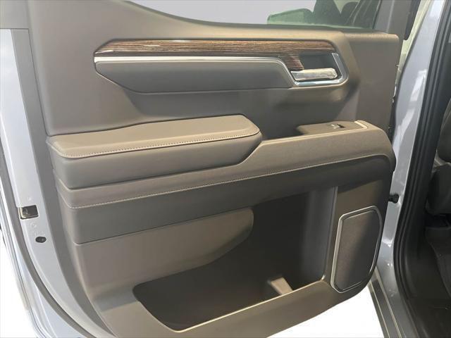 new 2025 GMC Sierra 1500 car, priced at $58,072