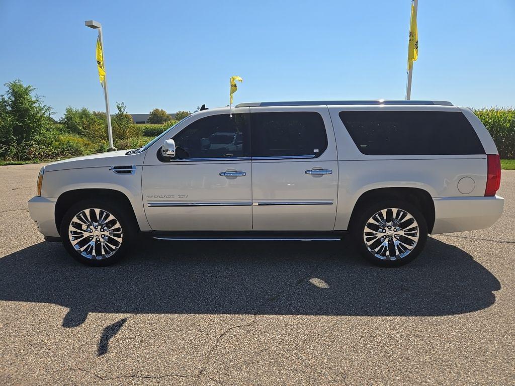 used 2012 Cadillac Escalade ESV car, priced at $13,417