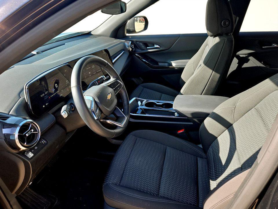 new 2025 Chevrolet Equinox car
