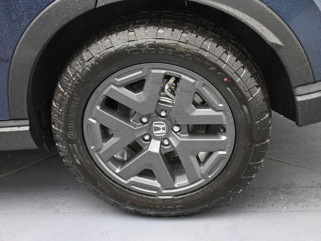 new 2026 Honda CR-V Hybrid car, priced at $40,250