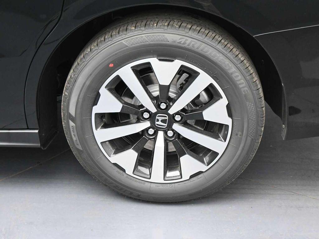 new 2026 Honda Odyssey car, priced at $42,290