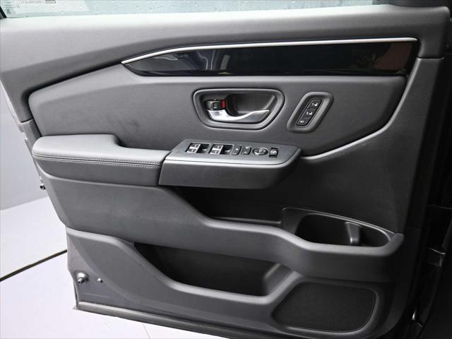 new 2025 Honda Pilot car, priced at $49,800