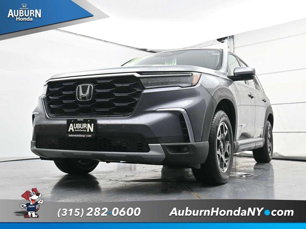 new 2025 Honda Pilot car, priced at $49,800
