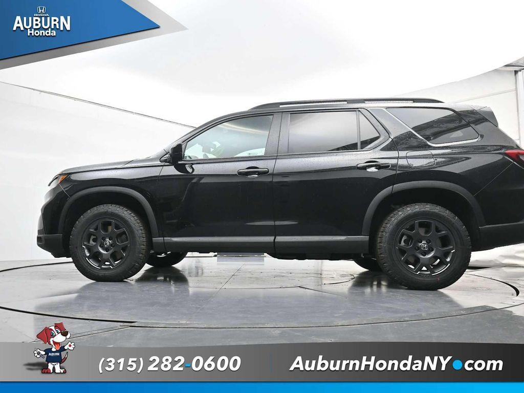 new 2025 Honda Pilot car, priced at $50,850