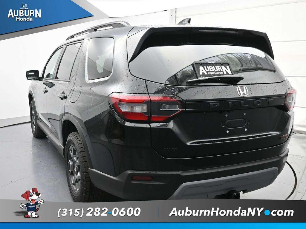 new 2025 Honda Pilot car, priced at $50,850