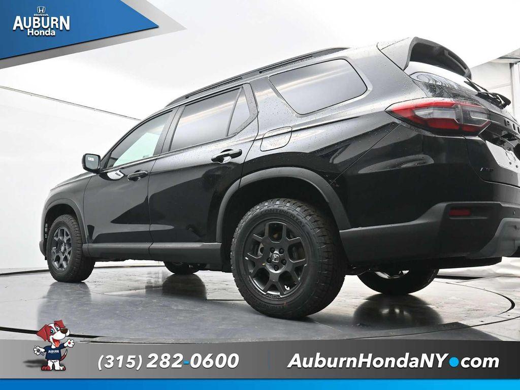 new 2025 Honda Pilot car, priced at $50,850