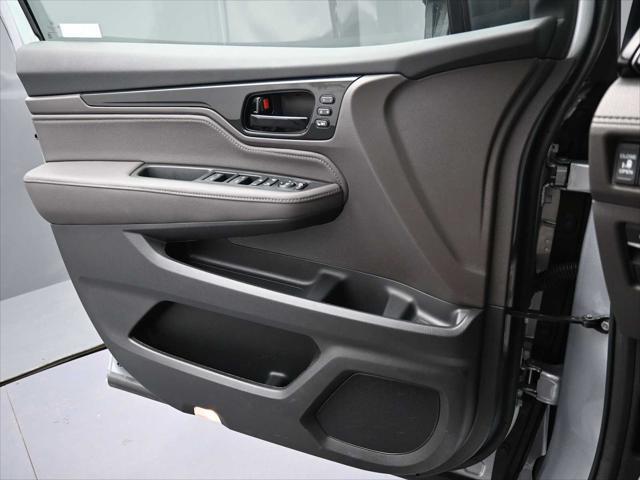 used 2024 Honda Odyssey car, priced at $42,999