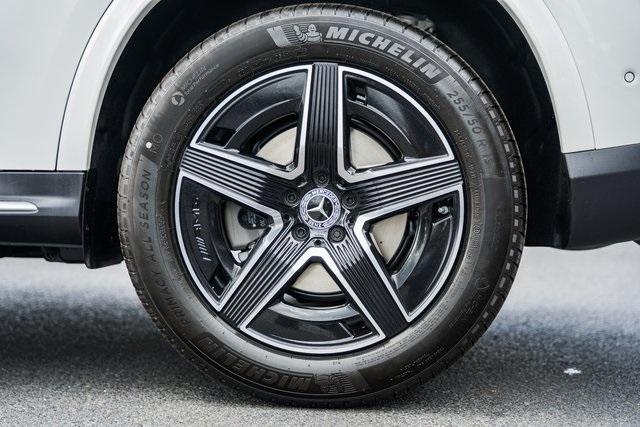 new 2025 Mercedes-Benz GLC 300 car, priced at $67,575