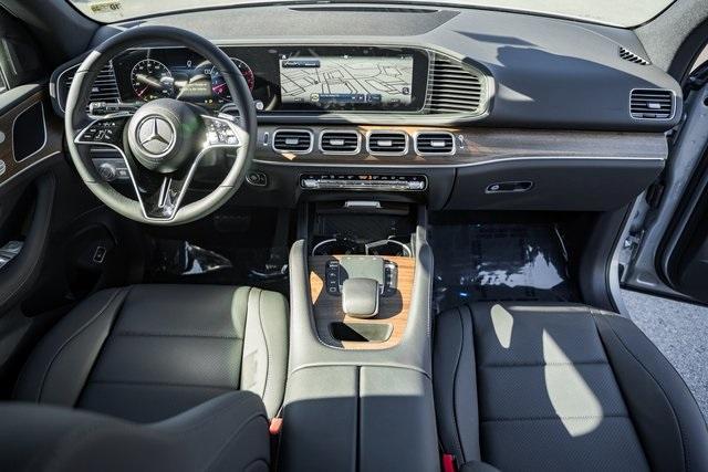 new 2025 Mercedes-Benz GLE 450 car, priced at $75,795