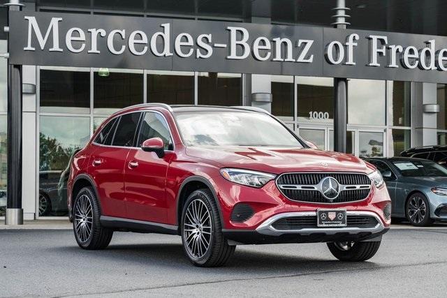 new 2024 Mercedes-Benz GLC 300 car