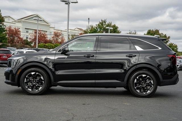 used 2025 Kia Sorento car, priced at $30,000