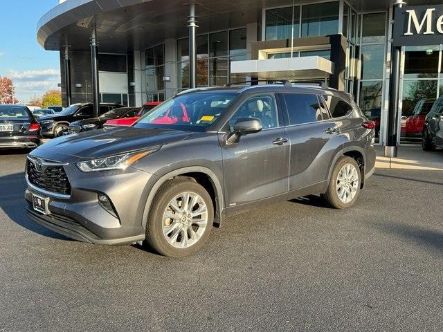 used 2020 Toyota Highlander Hybrid car, priced at $34,500