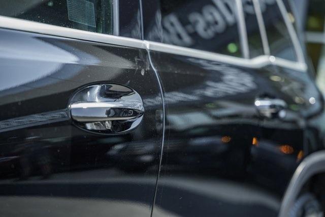 new 2025 Mercedes-Benz GLB 250 car, priced at $49,595