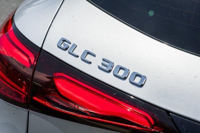 new 2024 Mercedes-Benz GLC 300 car