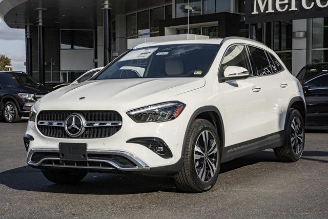 new 2025 Mercedes-Benz GLA 250 car, priced at $47,295