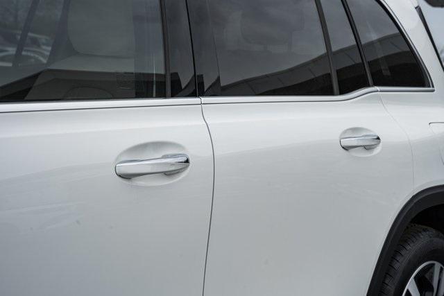 new 2025 Mercedes-Benz GLB 250 car, priced at $49,595