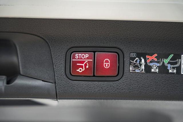 new 2025 Mercedes-Benz GLS 450 car, priced at $103,345