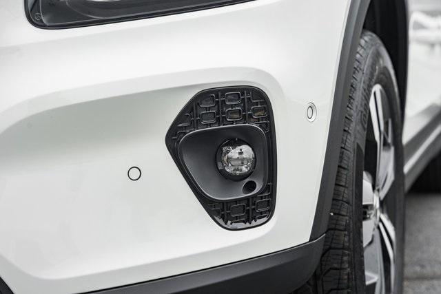 new 2025 Mercedes-Benz GLB 250 car, priced at $49,595