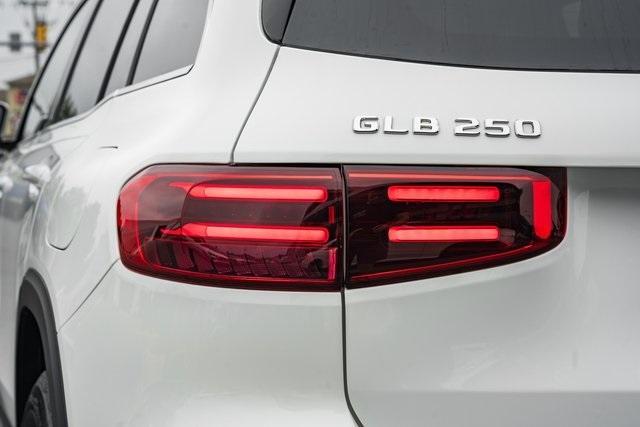 new 2025 Mercedes-Benz GLB 250 car, priced at $49,595