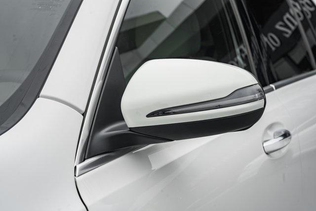 new 2025 Mercedes-Benz GLB 250 car, priced at $49,595